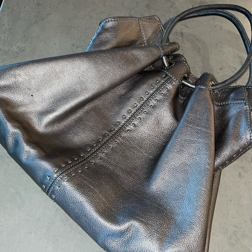 Hobo Michael Kors - Silver/Pewter - Rivet Details- zipper pocket Carry-All